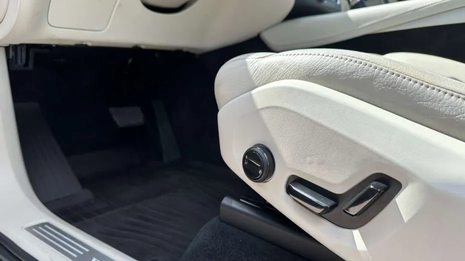 VOLVO XC90 -