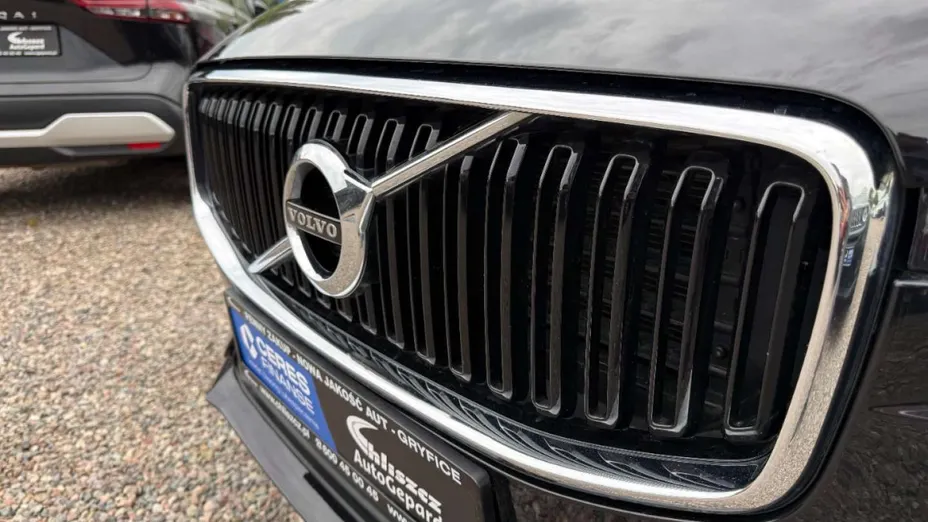 VOLVO XC60 -