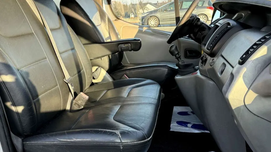 RENAULT Trafic -