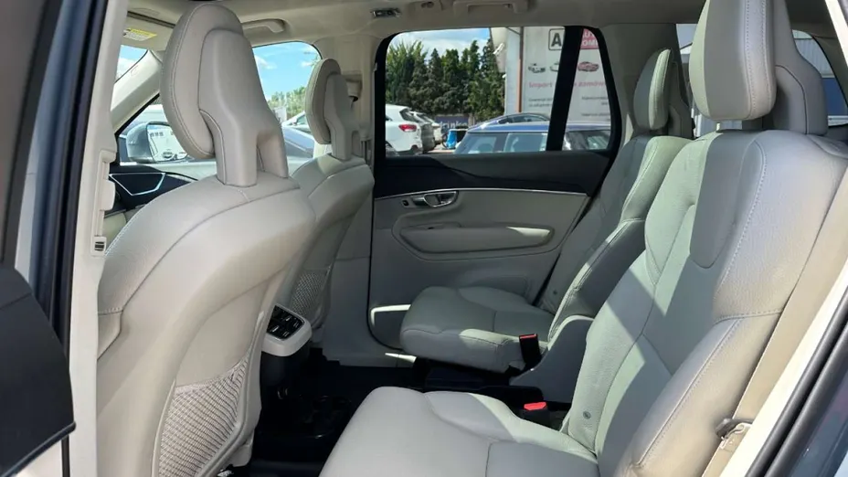 VOLVO XC90 -