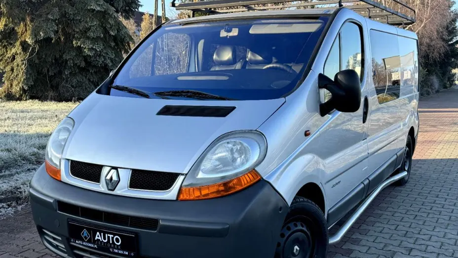 RENAULT Trafic -