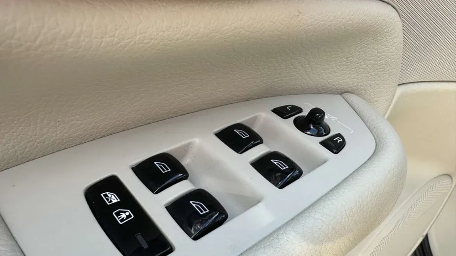 VOLVO XC90 -