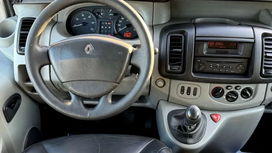 RENAULT Trafic -