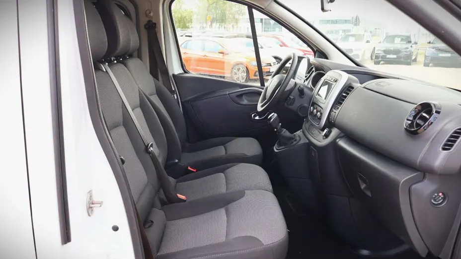 RENAULT Trafic -