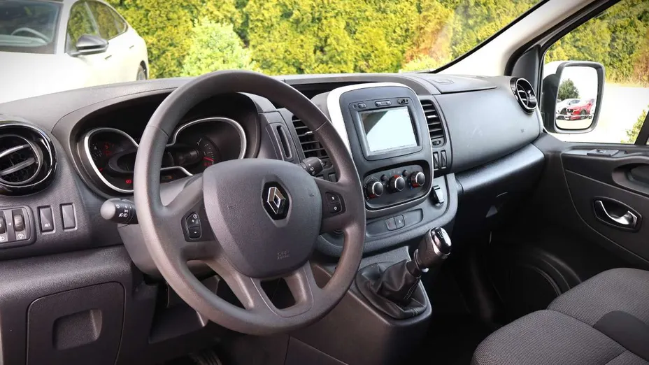 RENAULT Trafic -