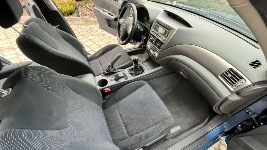 SUBARU Impreza -