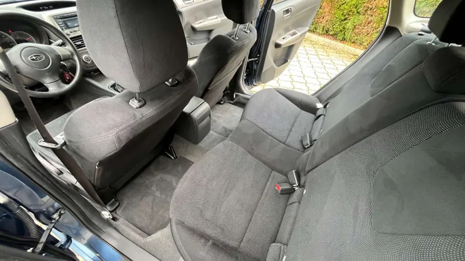 SUBARU Impreza -