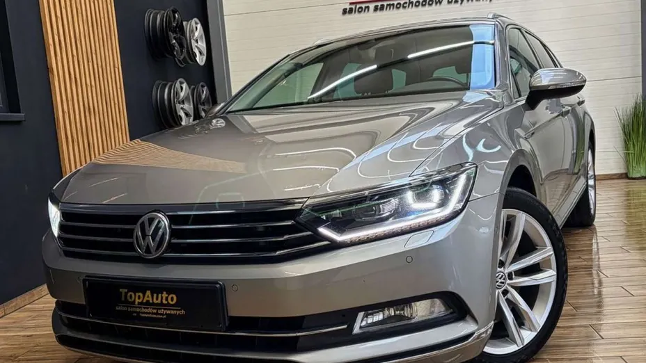 VOLKSWAGEN Passat -