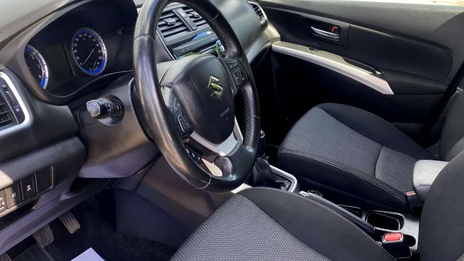 SUZUKI SX4 -