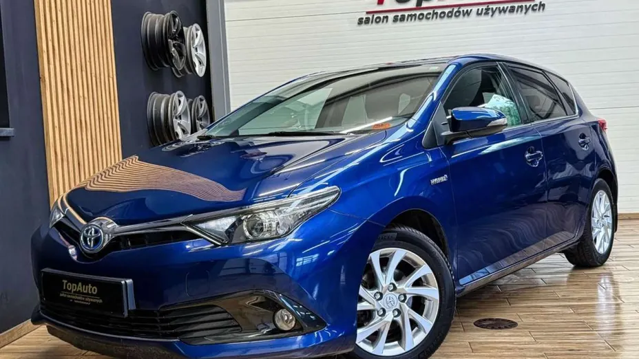 TOYOTA Auris -