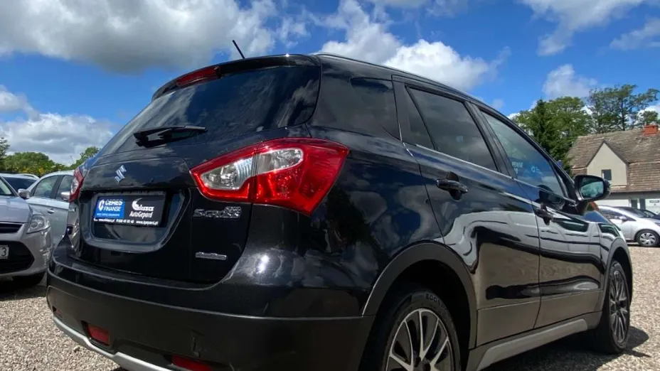 SUZUKI SX4 -