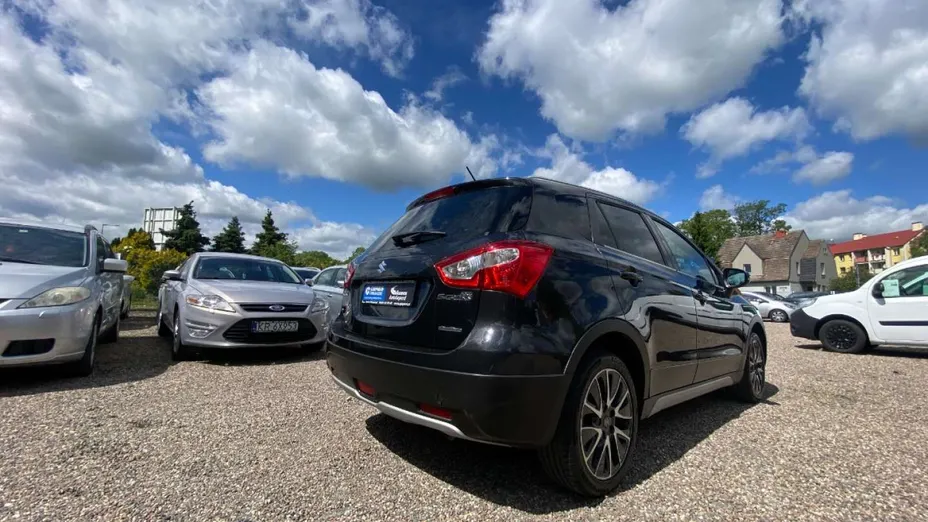 SUZUKI SX4 -