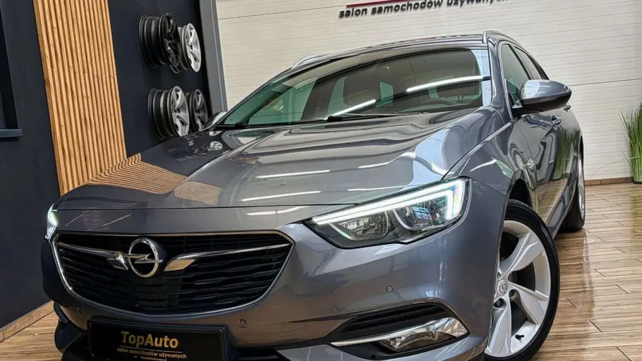 OPEL Insignia -