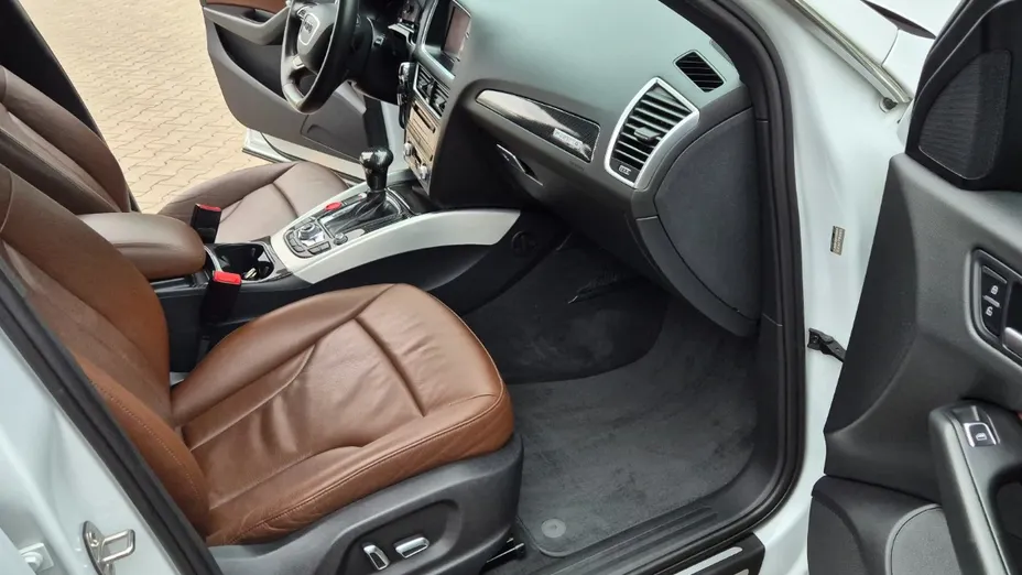 AUDI Q5 -