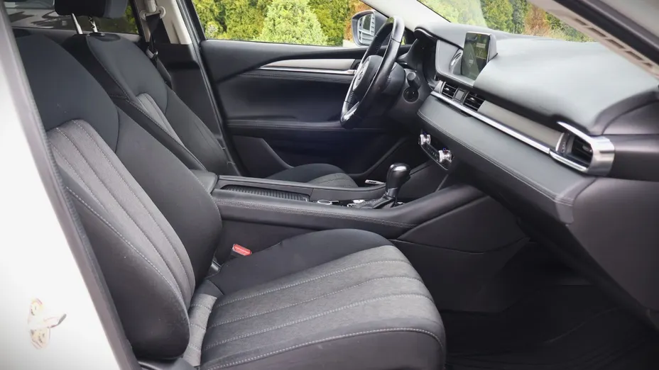 MAZDA 6 -
