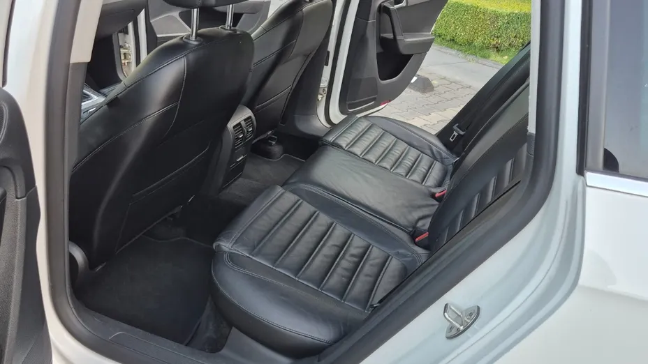 VOLKSWAGEN Passat -