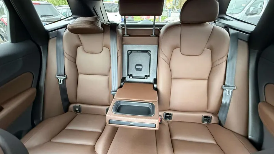 VOLVO XC60 -