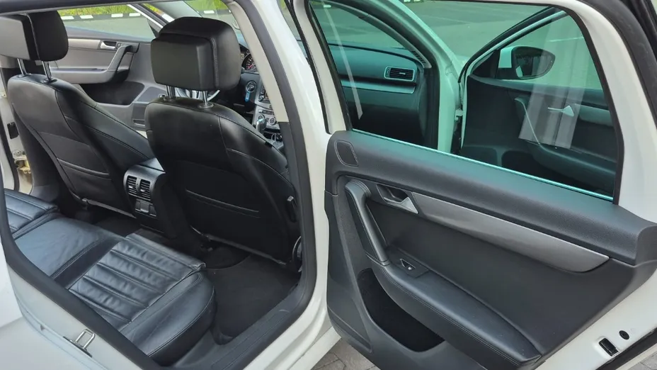 VOLKSWAGEN Passat -