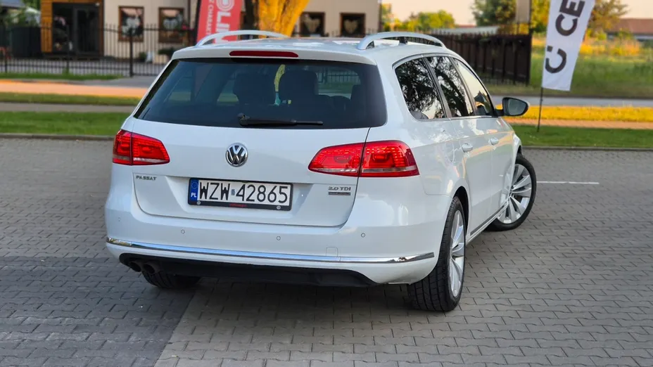 VOLKSWAGEN Passat -