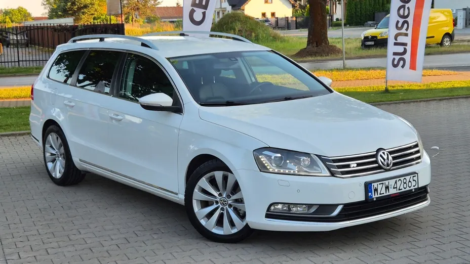 VOLKSWAGEN Passat -