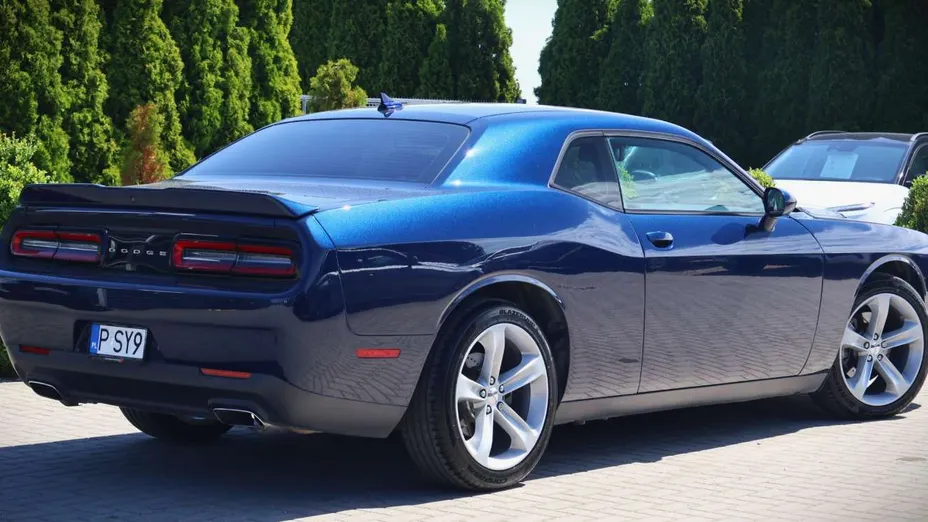 DODGE Challenger -