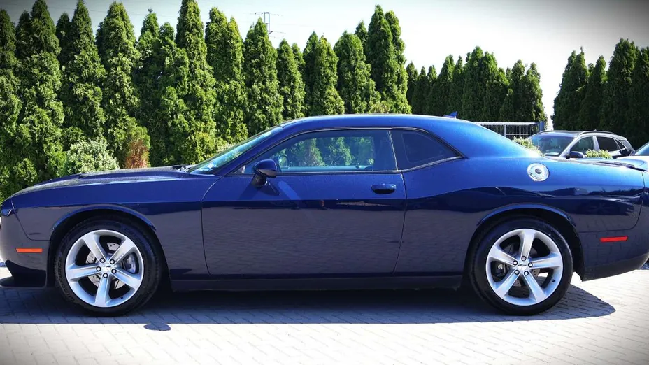 DODGE Challenger -