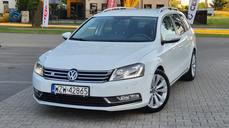 VOLKSWAGEN Passat -