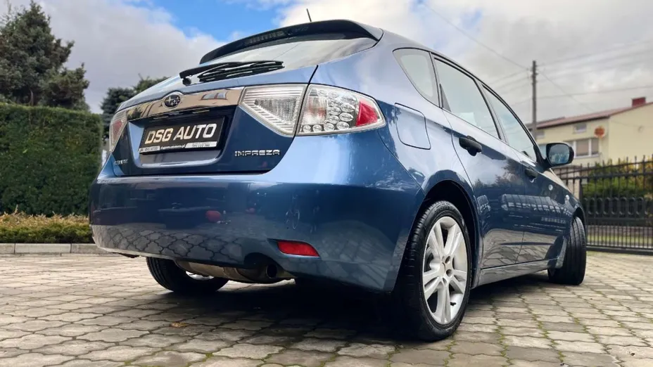 SUBARU Impreza -