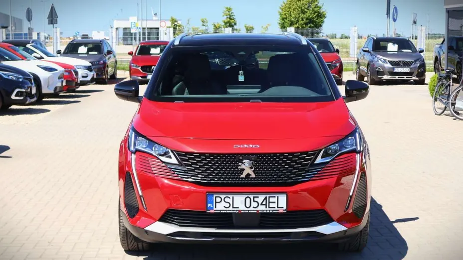 PEUGEOT 5008 -