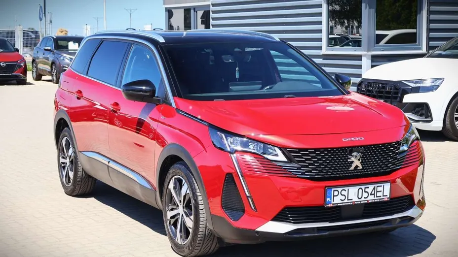 PEUGEOT 5008 -