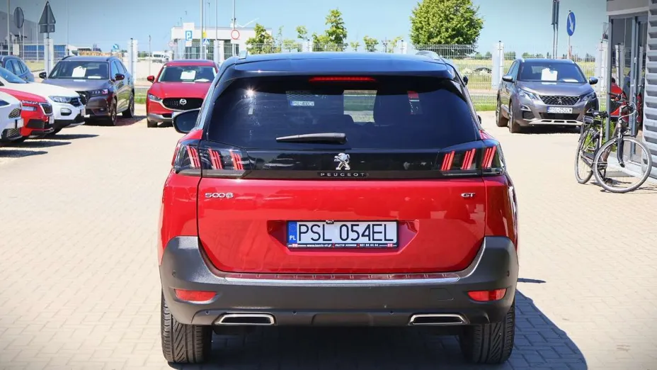 PEUGEOT 5008 -