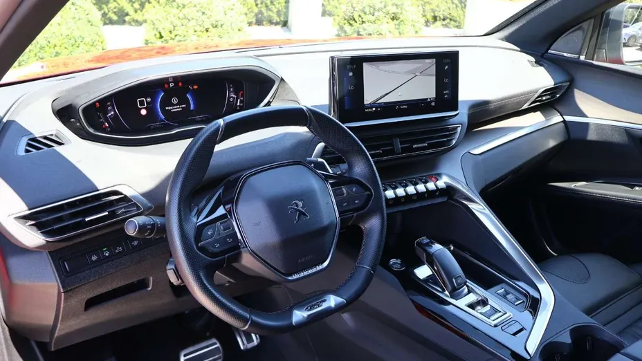 PEUGEOT 5008 -