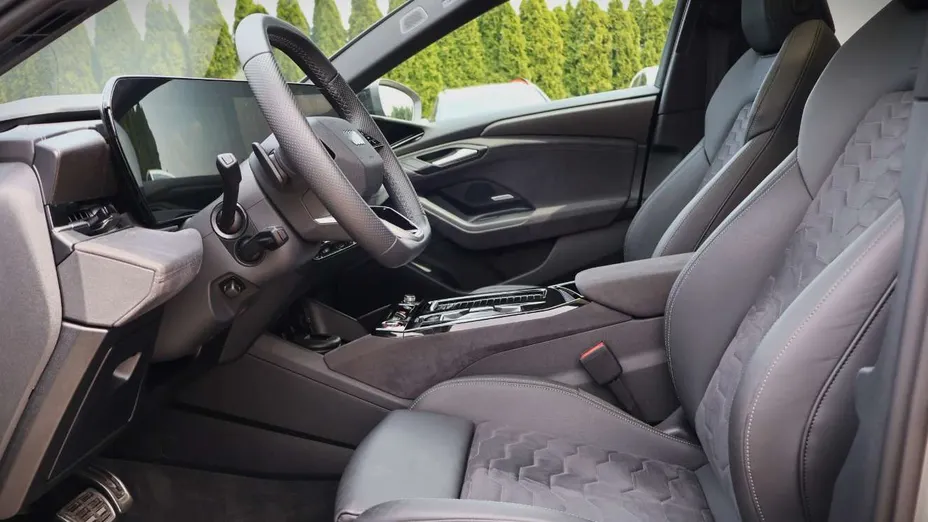 AUDI A6 -