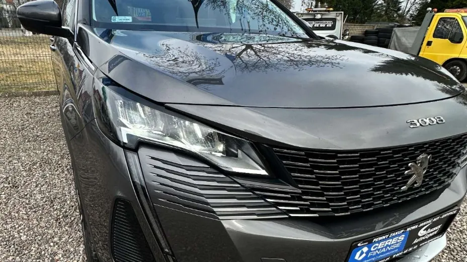 PEUGEOT 3008 -