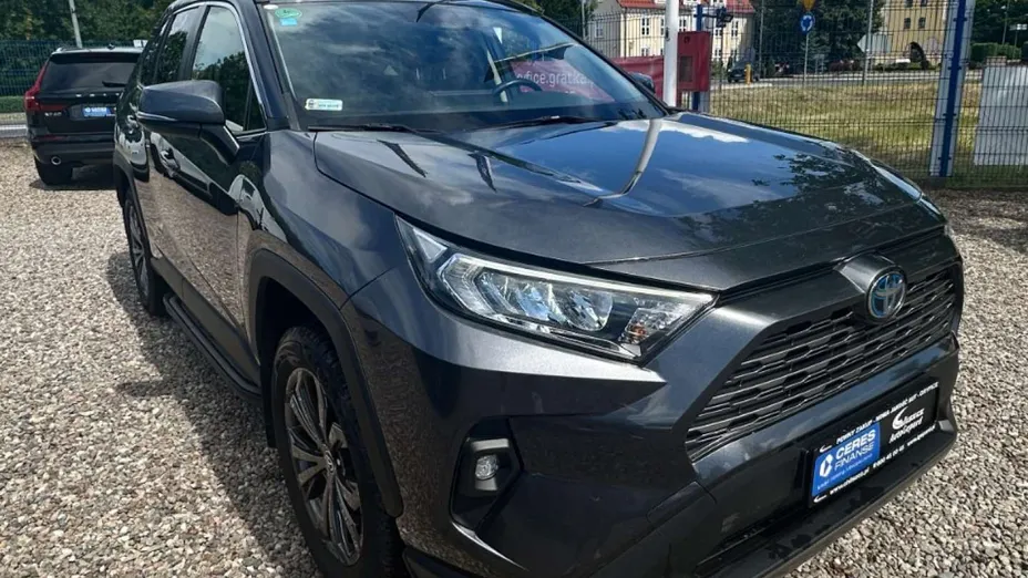 TOYOTA RAV4 -