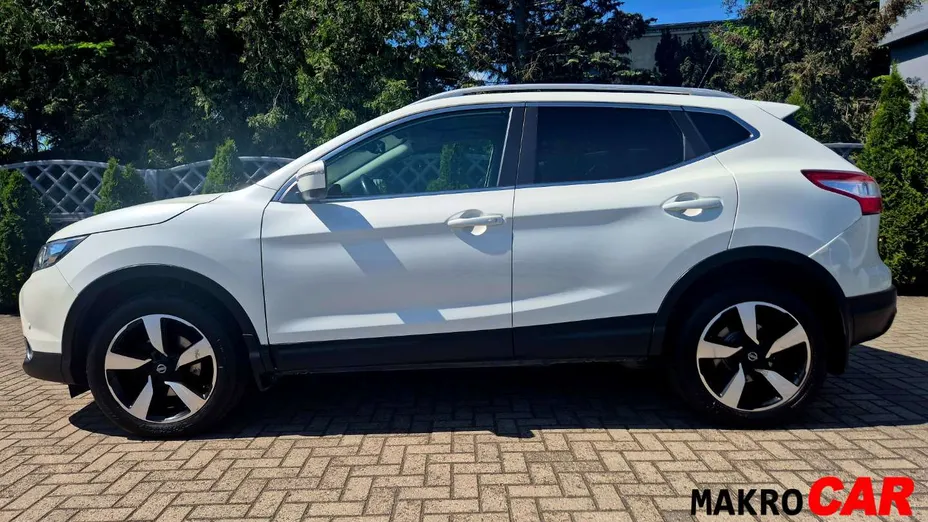NISSAN Qashqai -