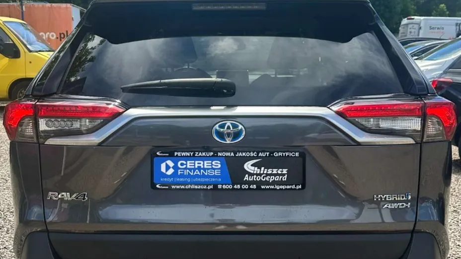 TOYOTA RAV4 -