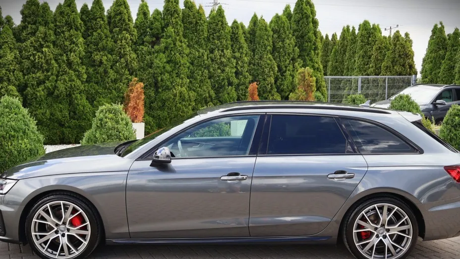 AUDI A4 Avant -