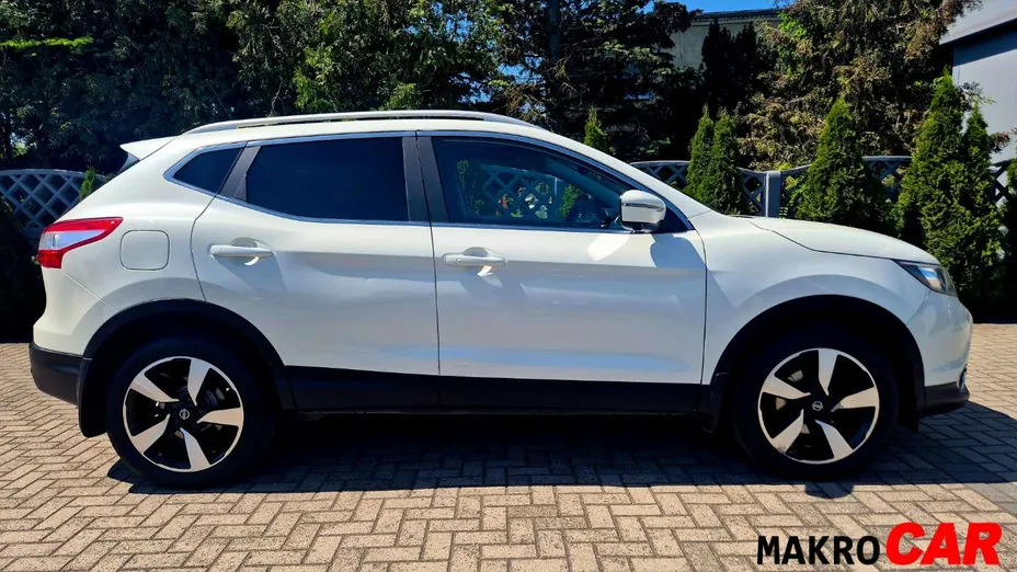 NISSAN Qashqai -