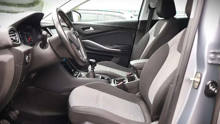OPEL Grandland X -