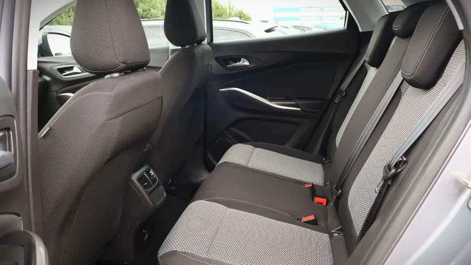 OPEL Grandland X -