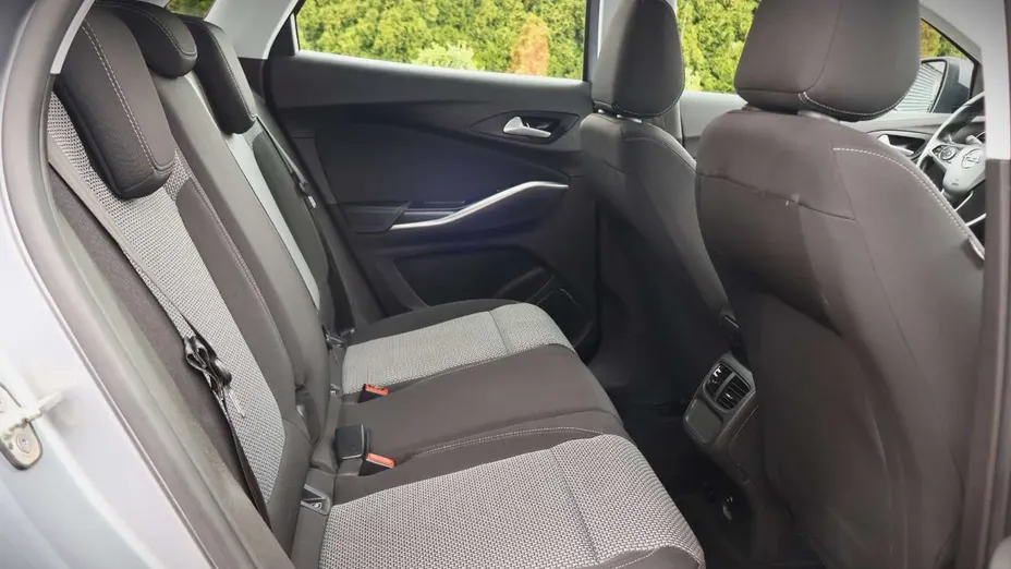 OPEL Grandland X -
