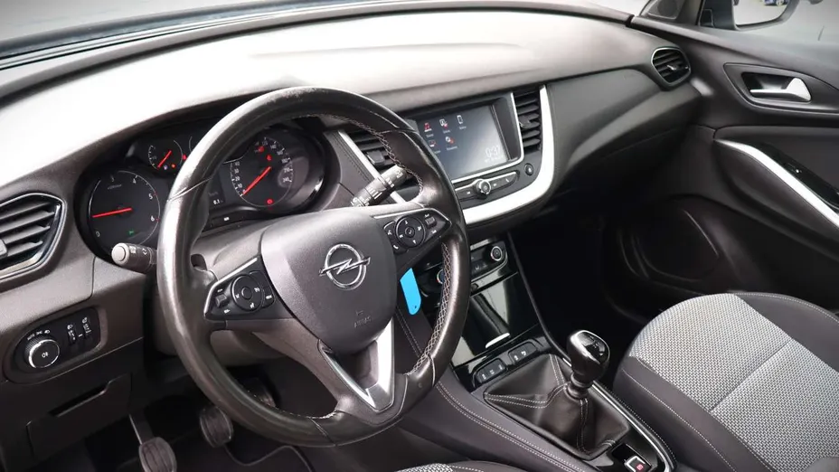 OPEL Grandland X -