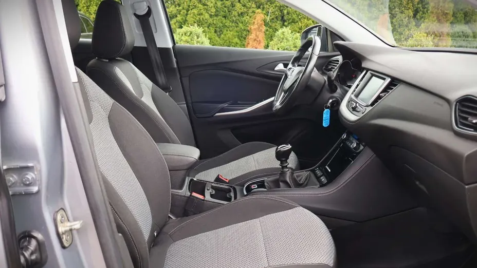 OPEL Grandland X -