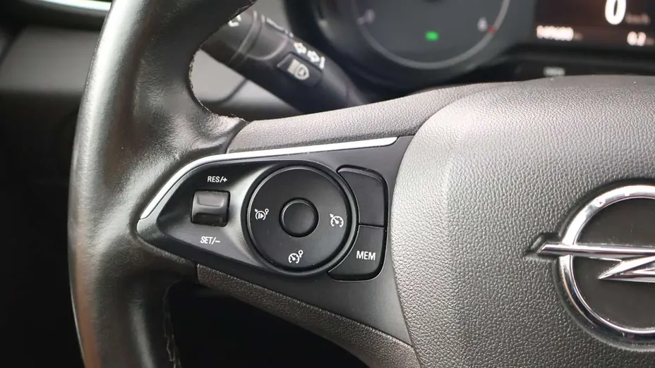 OPEL Grandland X -
