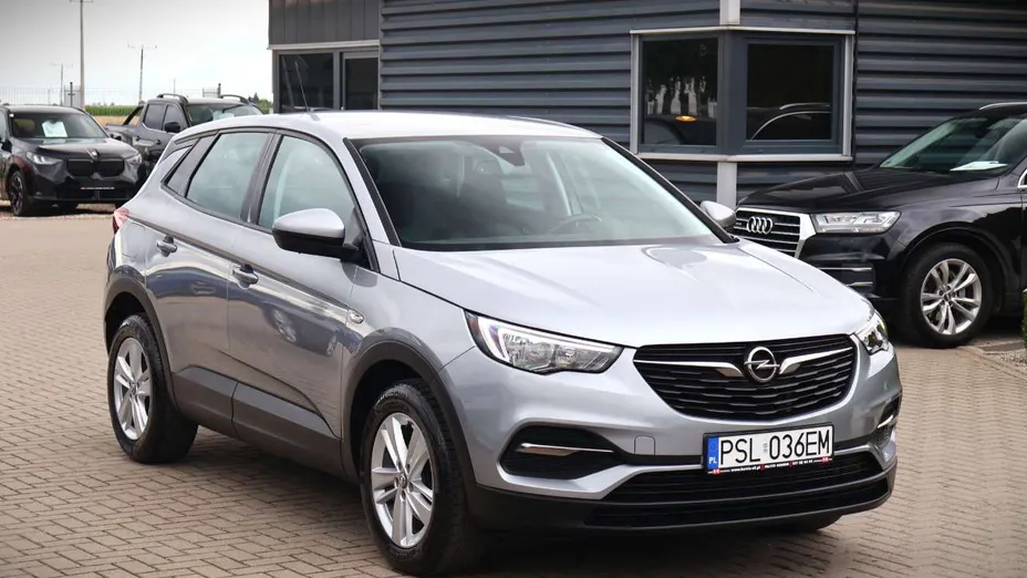 OPEL Grandland X -