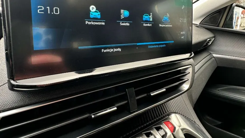 PEUGEOT 3008 -