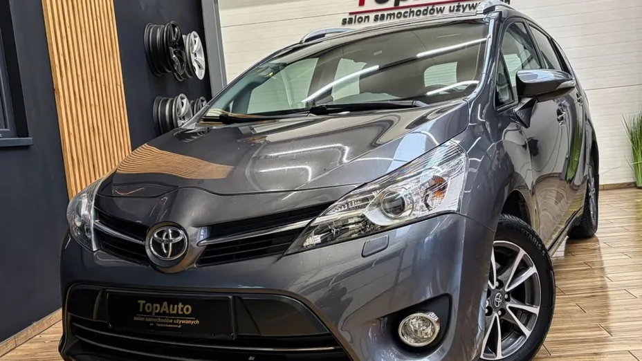 TOYOTA Verso -
