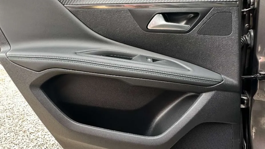PEUGEOT 3008 -