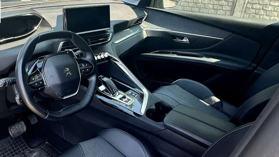 PEUGEOT 3008 -
